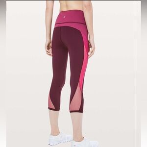 Lululemon Colour Me Ombre Crop *21"
Dark Adobe / Blush Berry / Violet Red